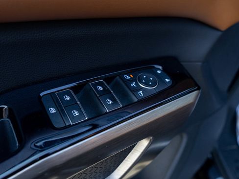 Used 2023 Nissan Pathfinder Platinum w/ Cargo Package image 16