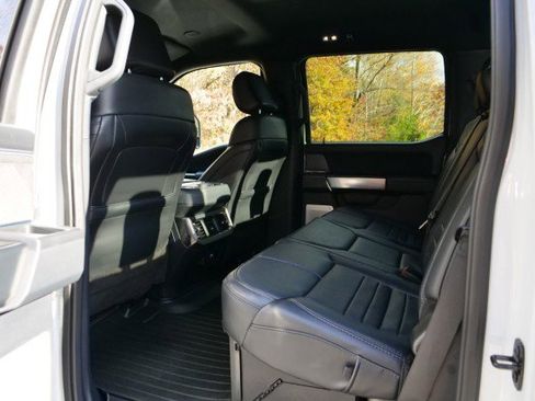 Used 2025 Ford F450 Platinum w/ FX4 Off-Road Package image 32