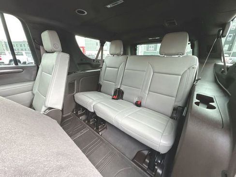 Used 2025 Chevrolet Suburban LT w/ Comfort Package image 25