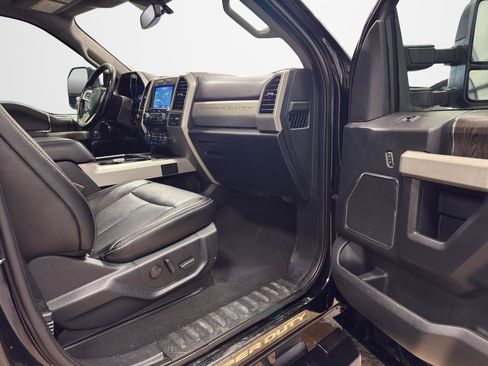 Used 2021 Ford F250 Lariat image 26