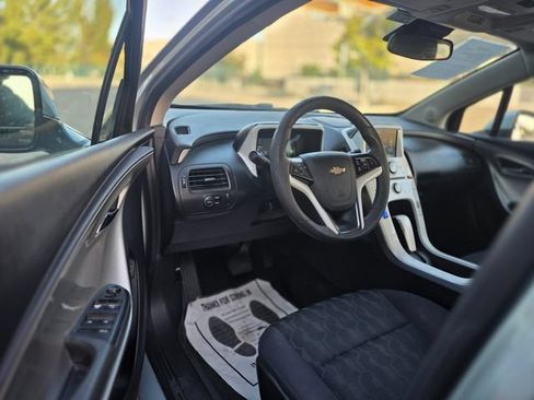 Used 2013 Chevrolet Volt FWD image 22