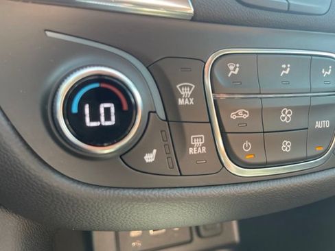 Used 2023 Chevrolet Equinox LT FWD image 8