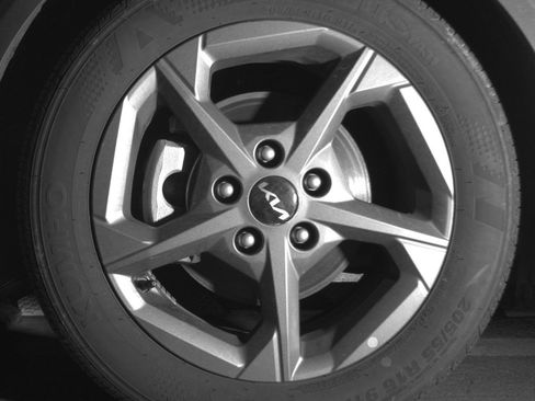 Used 2025 Kia K4 LXS FWD image 12