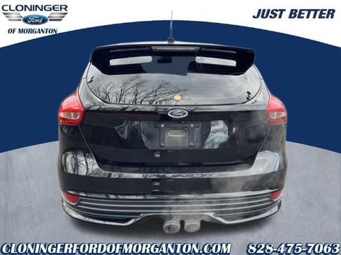 Used 2017 Ford Focus ST image 9