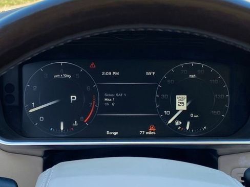 Used 2015 Land Rover Range Rover HSE image 22