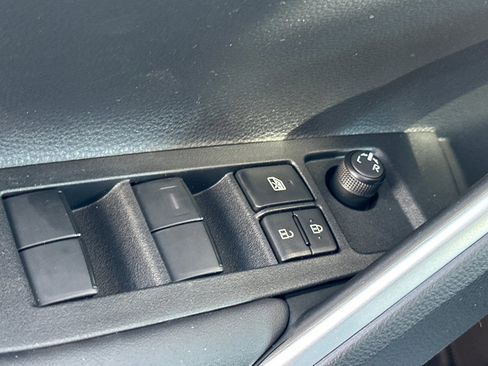 New 2026 Toyota Corolla Cross L image 12