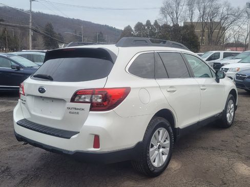 Used 2015 Subaru Outback 2.5i Premium image 8