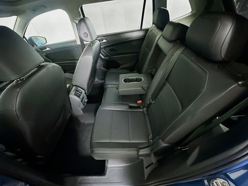 Used 2020 Volkswagen Tiguan SE image 25