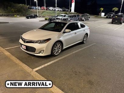 Used 2014 Toyota Avalon Limited w/ Technology Package