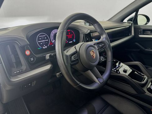 Used 2025 Porsche Cayenne E-Hybrid AWD/4WD image 33