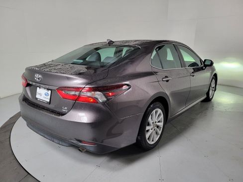 Used 2022 Toyota Camry LE image 4