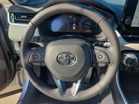 Used 2025 Toyota RAV4 Limited image 26