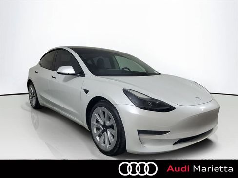 Used 2021 Tesla Model 3 Standard Range Plus image 1