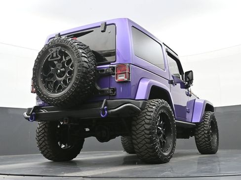 Used 2017 Jeep Wrangler Sahara image 36