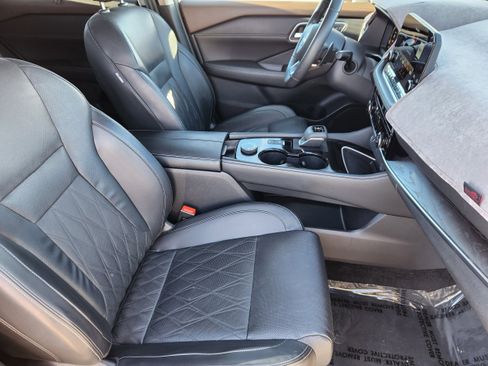 Used 2023 Nissan Rogue Platinum w/ Platinum Premium Package image 15