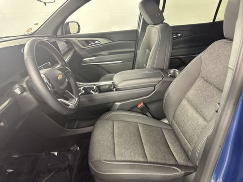 Used 2024 Chevrolet Traverse LT w/ LPO, Floor Liner Package FWD image 4