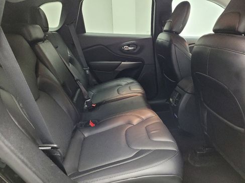 Used 2021 Jeep Cherokee Latitude Lux FWD image 19