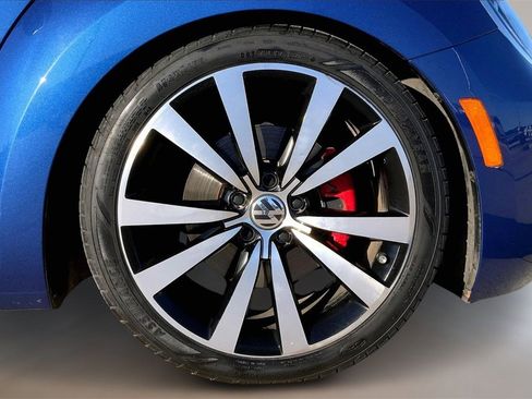 Used 2014 Volkswagen Beetle R-Line image 9