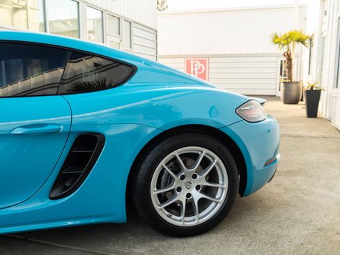 Used 2020 Porsche 718 Cayman image 5