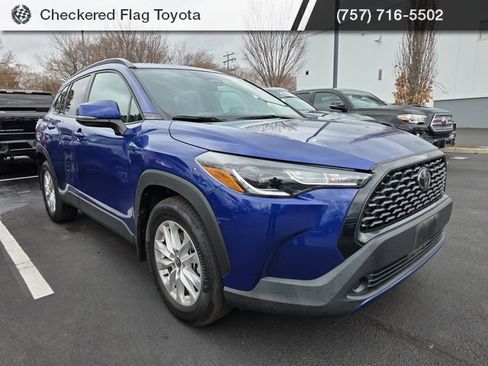 Used 2023 Toyota Corolla Cross LE image 3