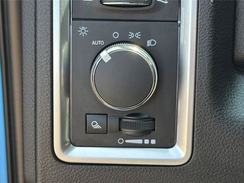 Used 2022 RAM 1500 Warlock AWD/4WD image 16
