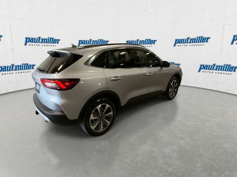 Certified 2023 Ford Escape Platinum w/ Premium Technology Package AWD/4WD image 11