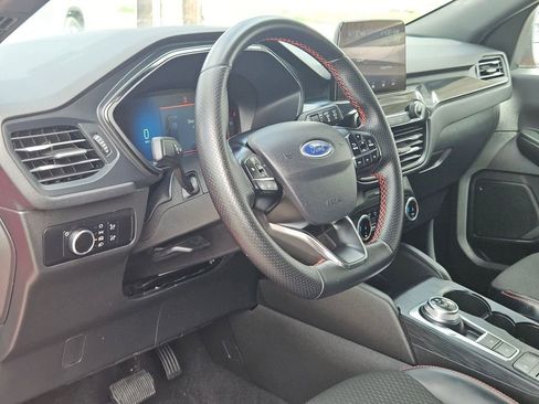 Used 2025 Ford Escape ST-Line AWD/4WD image 13