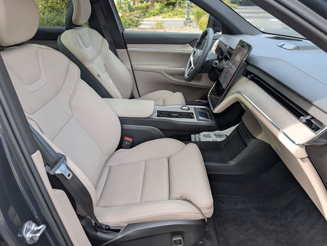 Used 2025 Volvo EX90 Ultra AWD/4WD image 19
