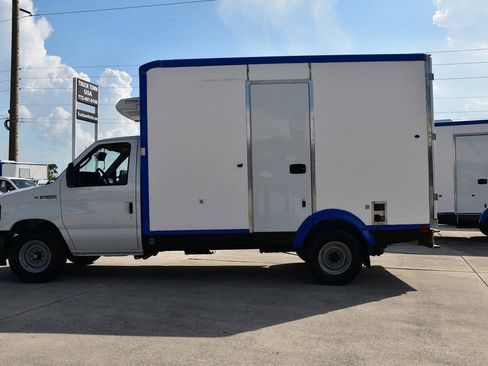 Used 2023 Ford E-350 and Econoline 350 Super Duty w/ Power Windows & Locks Group RWD image 4
