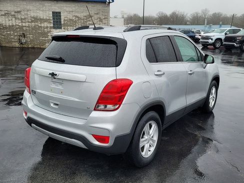 Used 2019 Chevrolet Trax LT w/ LT Convenience Package image 12