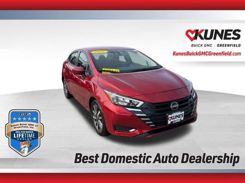 Used 2025 Nissan Versa SV image 1