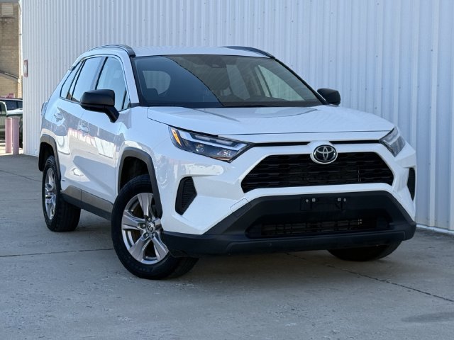 Certified 2025 Toyota RAV4 LE AWD/4WD image 3
