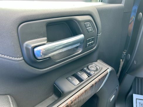 Used 2023 GMC Sierra 3500 Denali AWD/4WD image 28