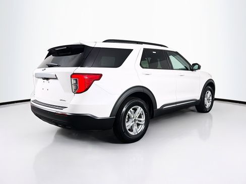 Used 2022 Ford Explorer XLT image 8
