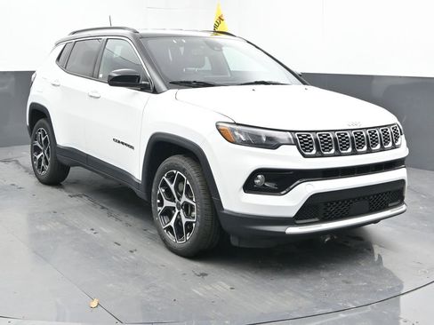 Used 2025 Jeep Compass Limited image 3