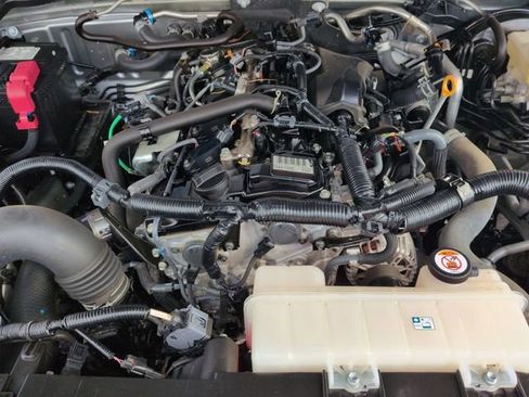 Certified 2024 Toyota Tacoma SR5 AWD/4WD image 33