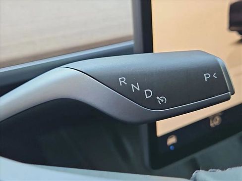 Used 2025 Tesla Model Y Long Range AWD/4WD image 15