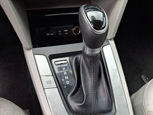 Used 2018 Hyundai Elantra SEL FWD image 14