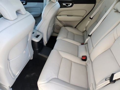 Used 2025 Volvo XC60 T8 Ultra w/ Protection Package Premier image 18