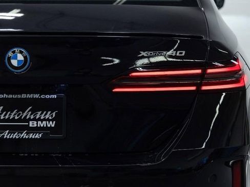 New 2026 BMW i5 eDrive40 image 11