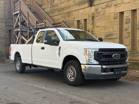 Used 2022 Ford F250 XL w/ Power Equipment Group image 2