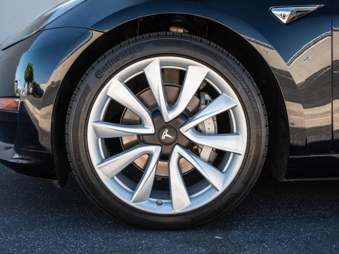 Used 2018 Tesla Model 3 Long Range image 32