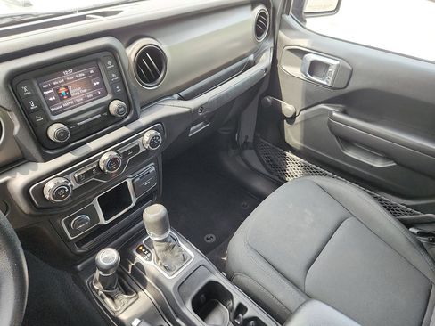 Used 2021 Jeep Gladiator Sport image 30