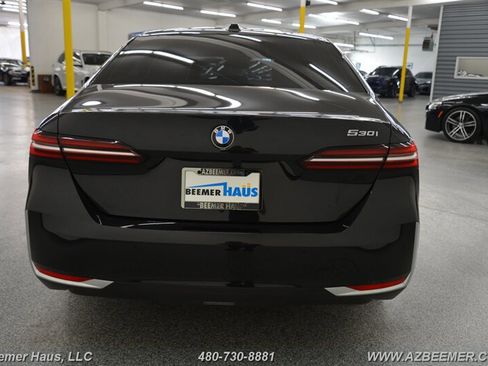 Used 2024 BMW 530i w/ M Sport Package image 11