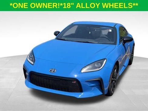 Used 2024 Toyota GR86 Premium RWD image 2