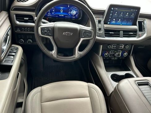 Used 2024 Chevrolet Tahoe Z71 w/ Luxury Package AWD/4WD image 8