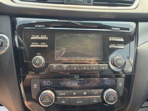 Used 2015 Nissan Rogue SV FWD image 19