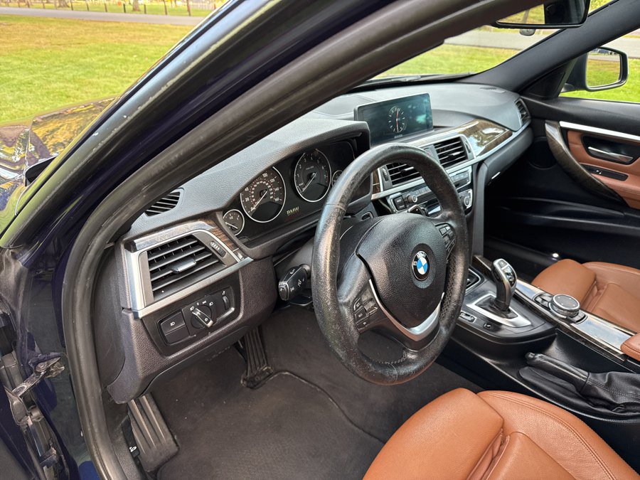 Used 2017 BMW 330i xDrive Sedan AWD/4WD image 2