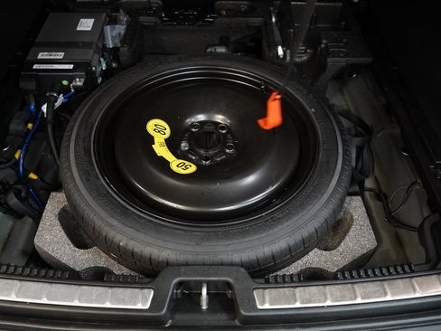 Used 2020 Volvo XC90 T6 Momentum image 12