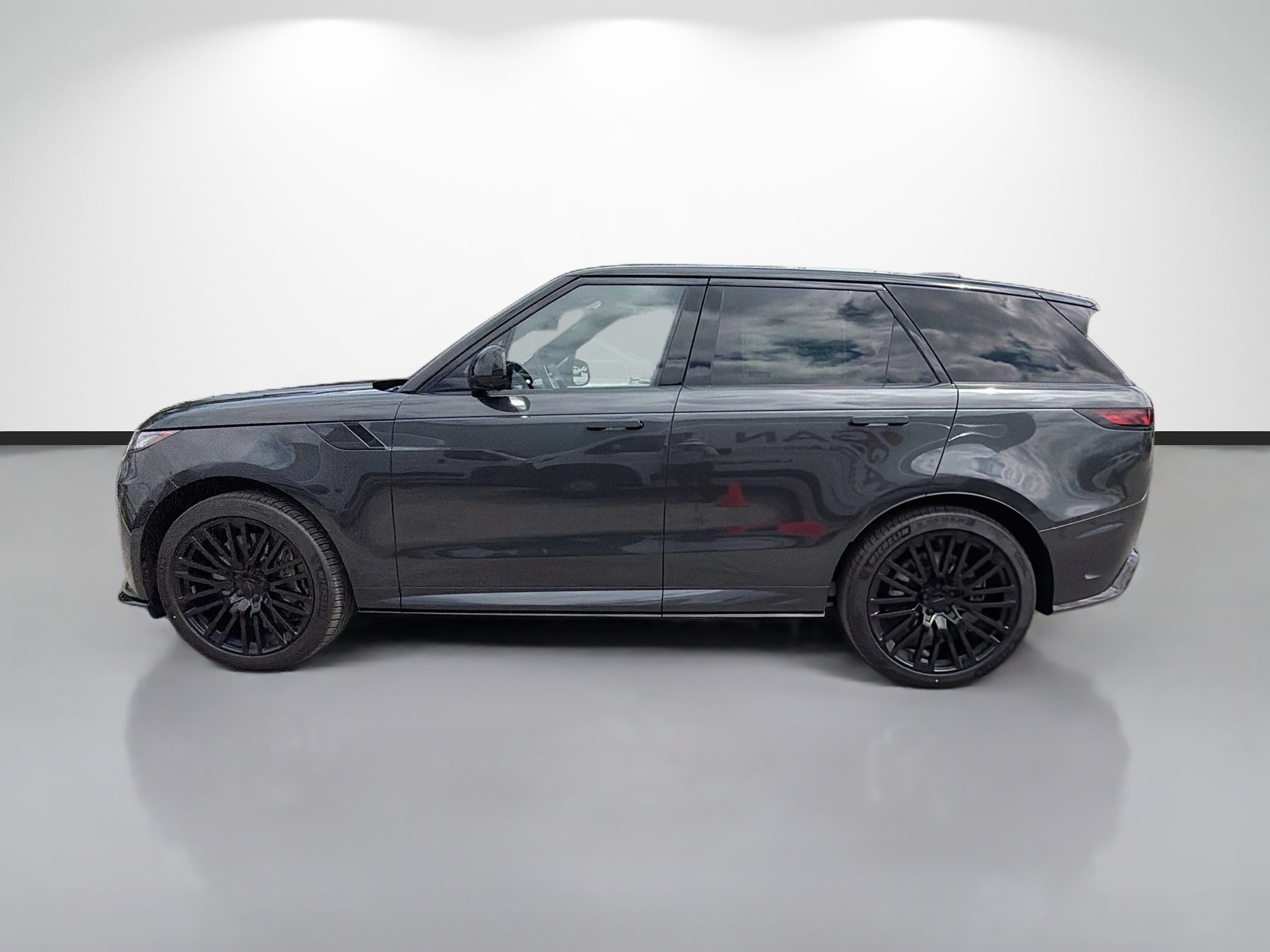 New 2027 Land Rover Range Rover Sport SV AWD/4WD image 2
